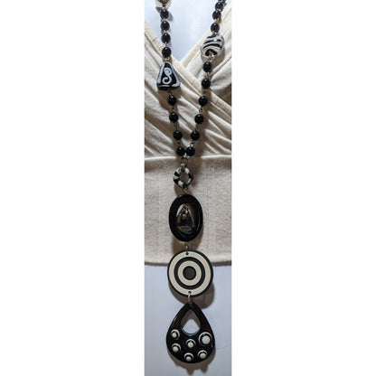 90s Style Black And White Geometric Beaded Necklace