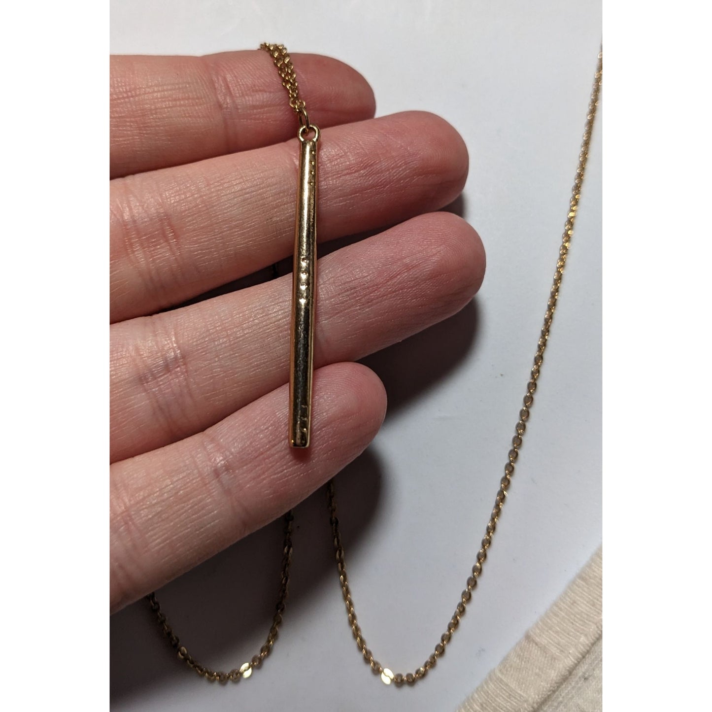 Minimalist Golden Etched Pillar Necklace