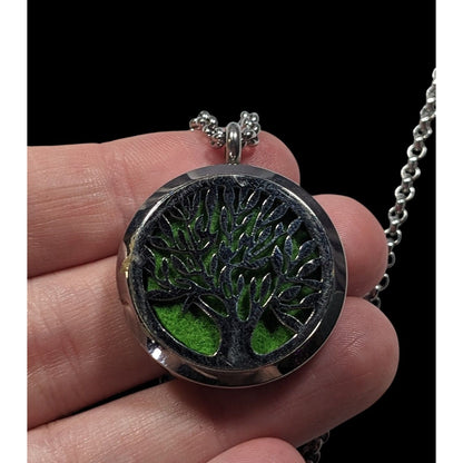 Nature Inspired Aromatherapy Pendant Necklace With Tree Detail