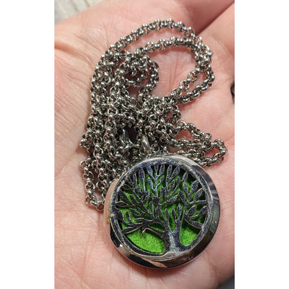 Nature Inspired Aromatherapy Pendant Necklace With Tree Detail