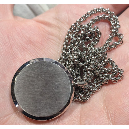 Nature Inspired Aromatherapy Pendant Necklace With Tree Detail