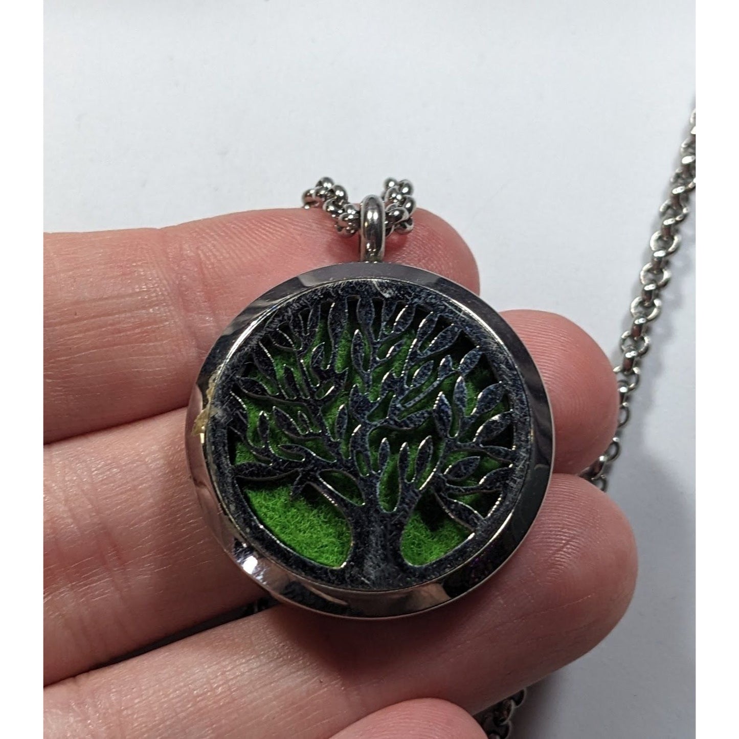 Nature Inspired Aromatherapy Pendant Necklace With Tree Detail