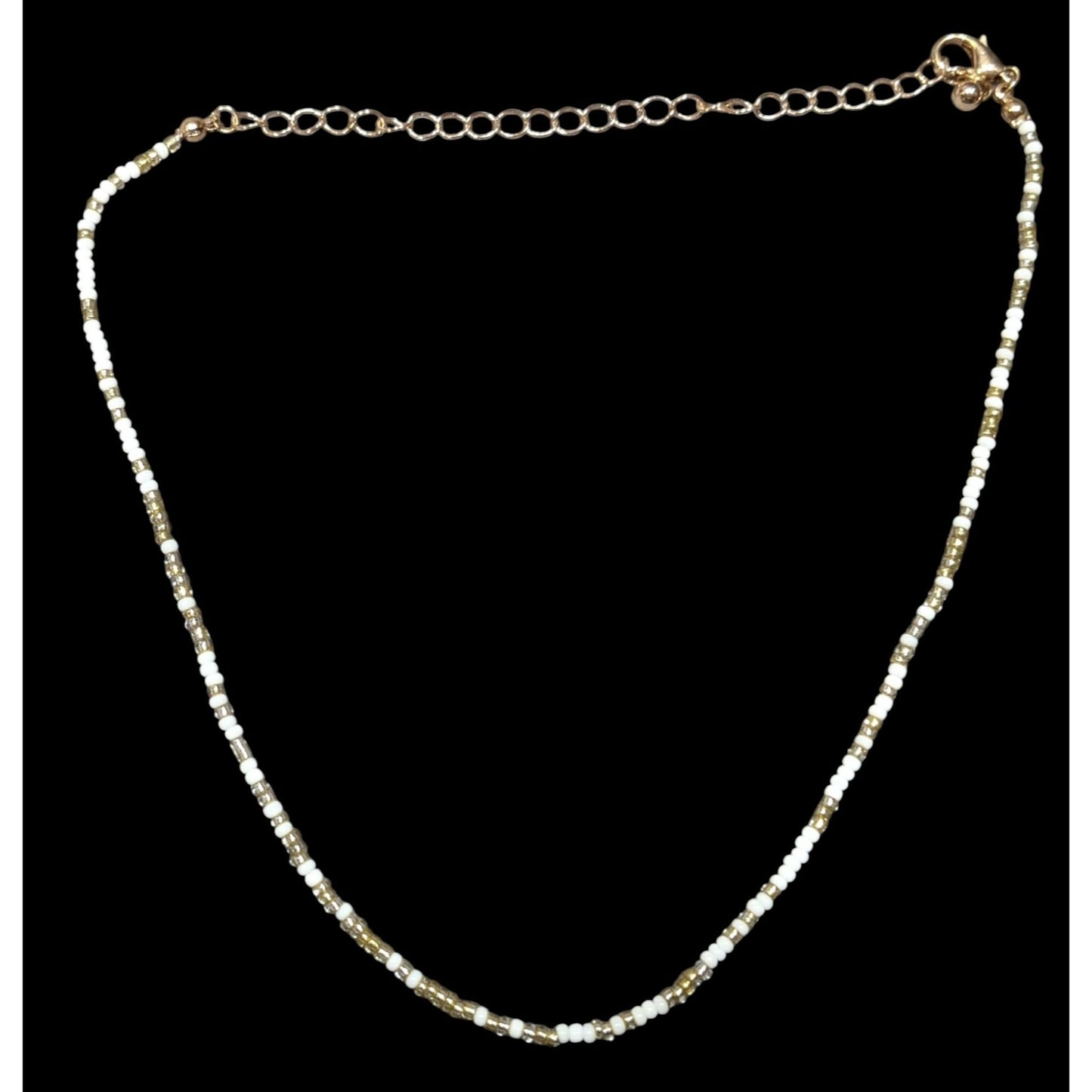Simple Casual White And Gold Tone Glass Beaded Necklace
