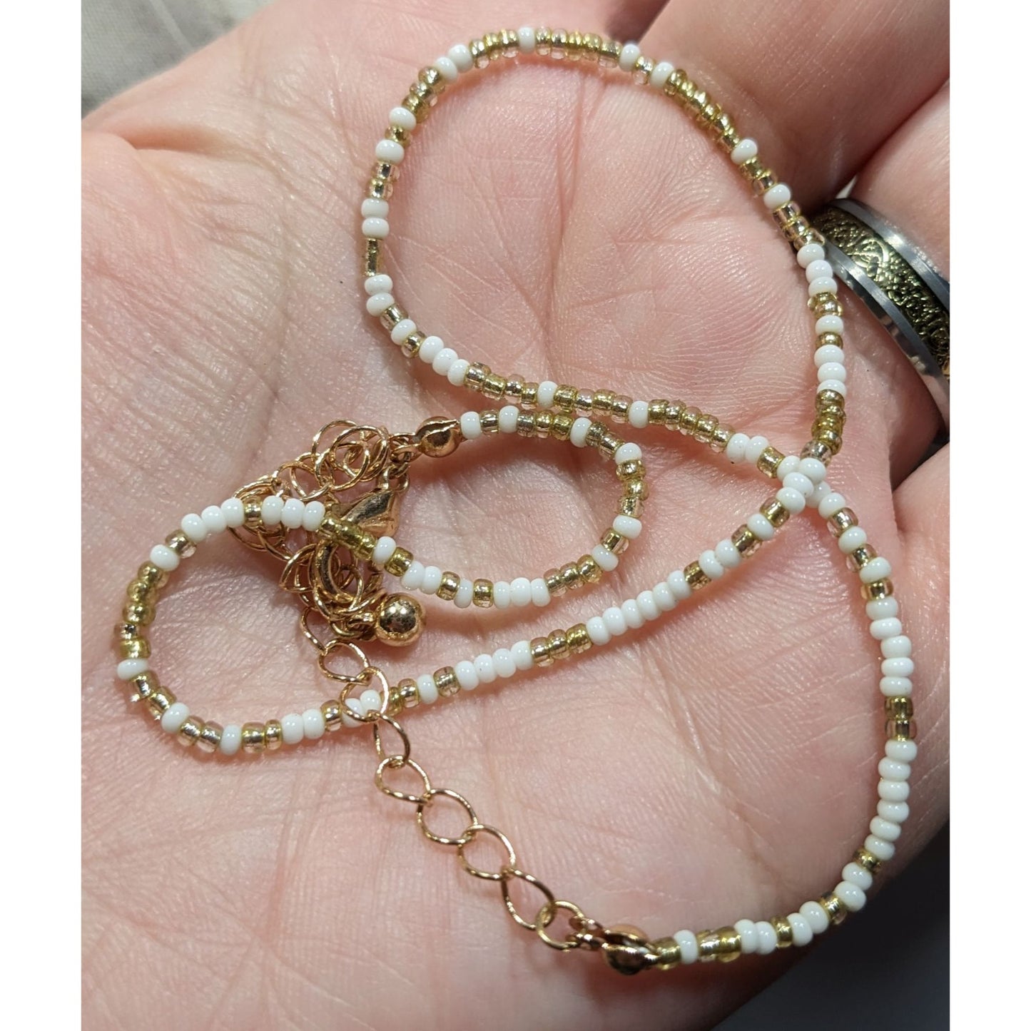 Simple Casual White And Gold Tone Glass Beaded Necklace