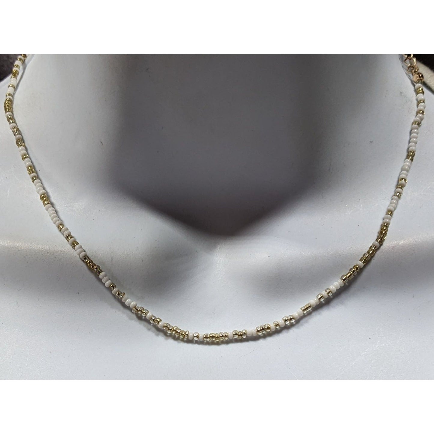 Simple Casual White And Gold Tone Glass Beaded Necklace