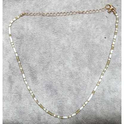 Simple Casual White And Gold Tone Glass Beaded Necklace