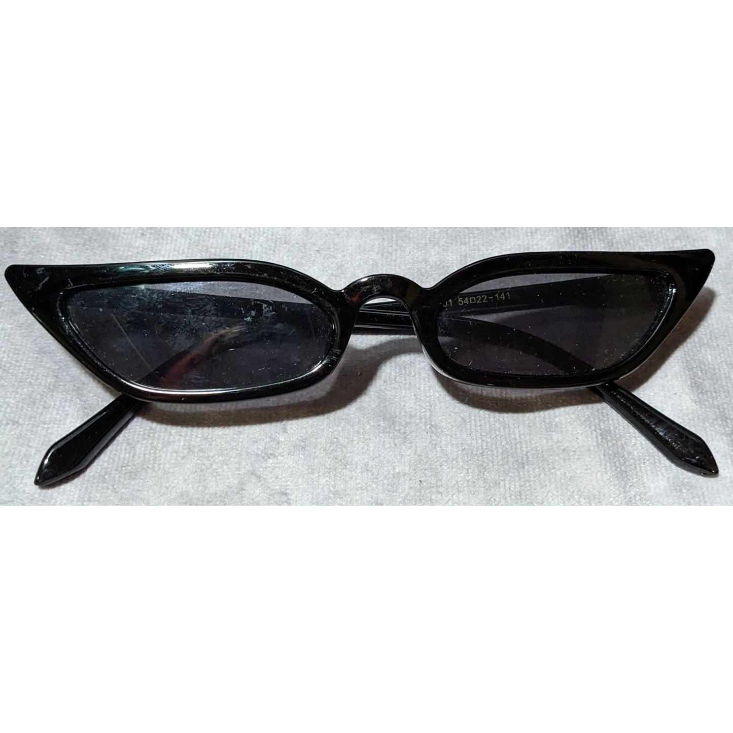 W&Y Ying Gothic Thin Cateye Vampire Sunglasses