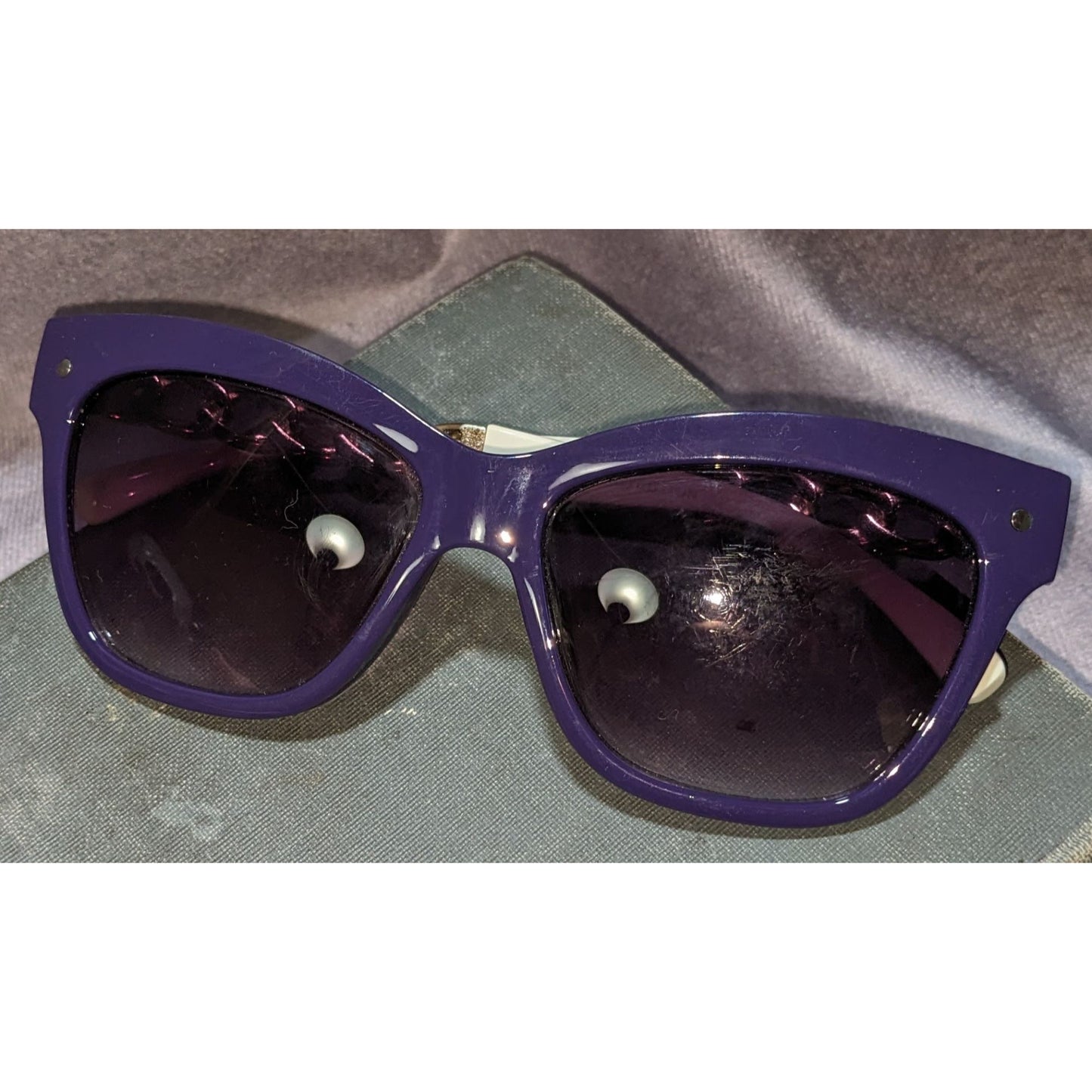 Purple Gold Chain-Accent Sunglasses With UV 400 Protection Cream Arms