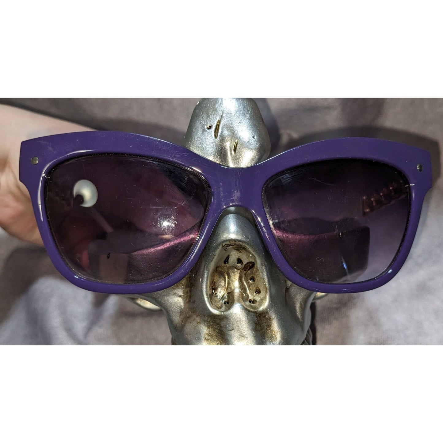Purple Gold Chain-Accent Sunglasses With UV 400 Protection Cream Arms