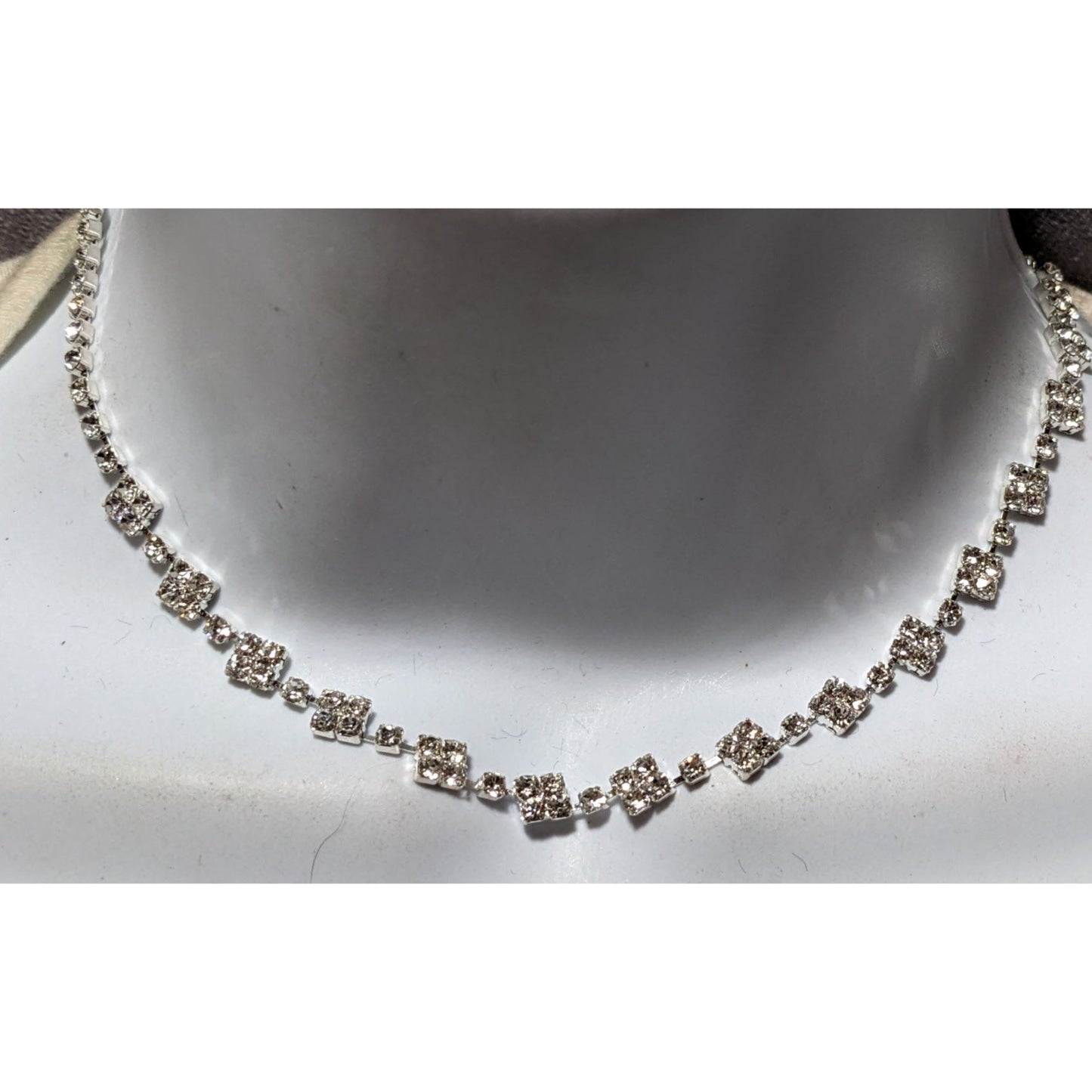 Elegant Glam Geometric Silver Rhinestone Necklace