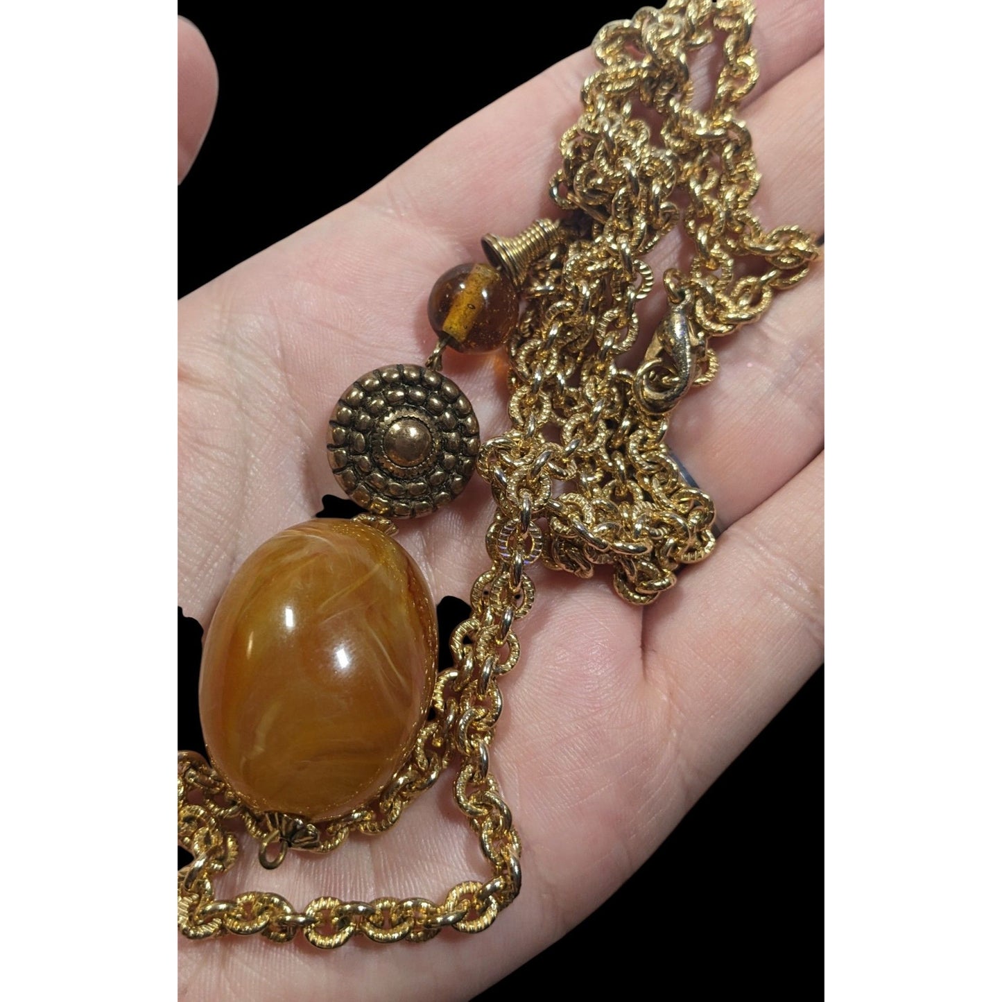 Retro Gold Tone And Honey Pendant Necklace