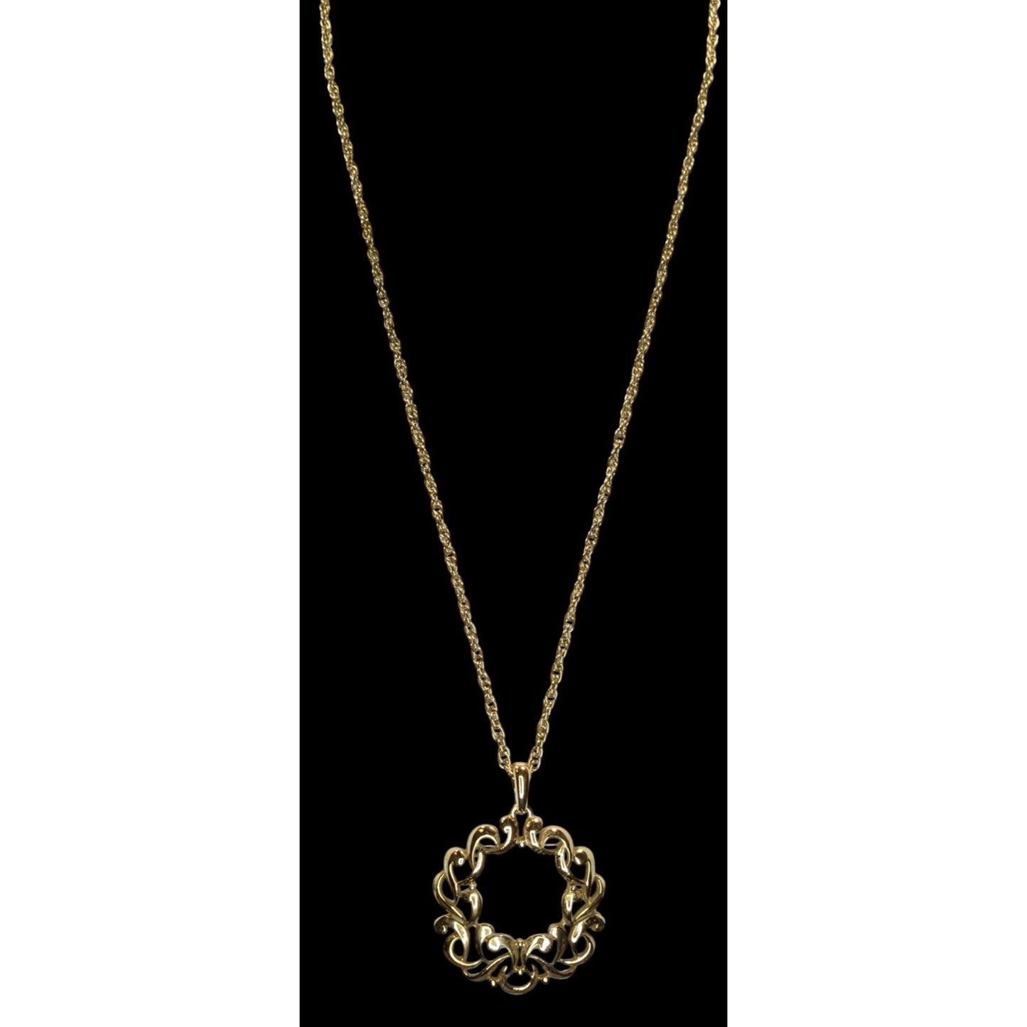 Vintage Trifari Scroll Wreath Pendant Necklace Gold Elegant Jewelry