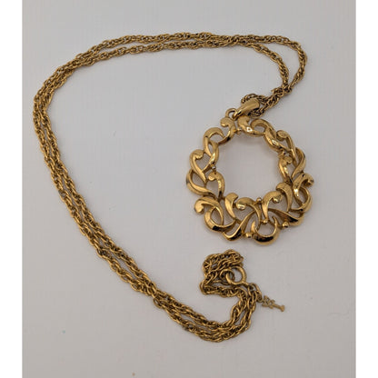 Vintage Trifari Scroll Wreath Pendant Necklace Gold Elegant Jewelry