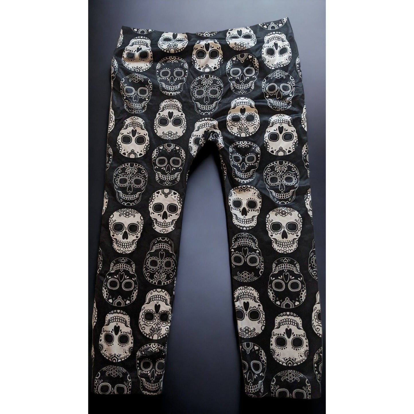 No Boundaries Sugar Skull Capri Leggings