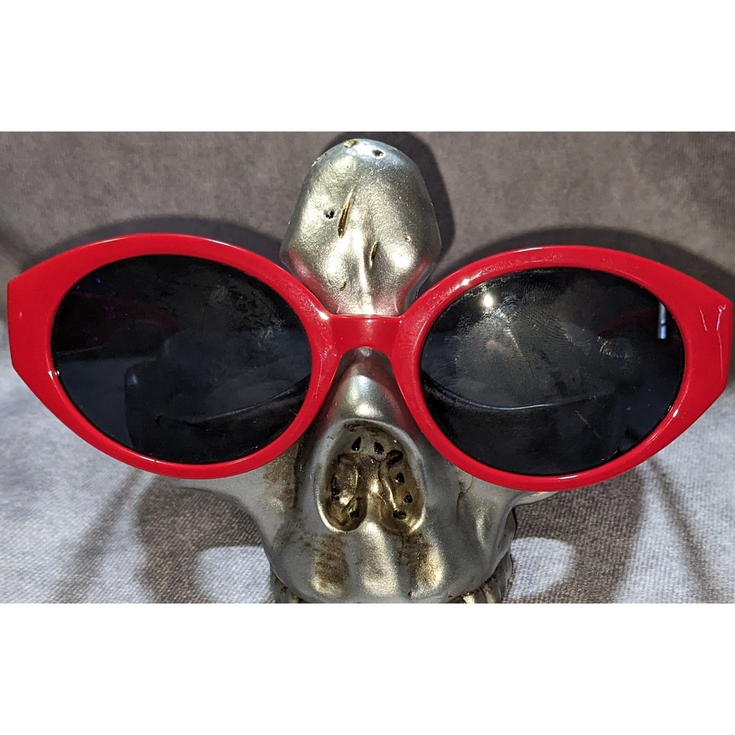 Retro Mod Red Oval Sunglasses Dark Lens Statement Frames Y2K 90s