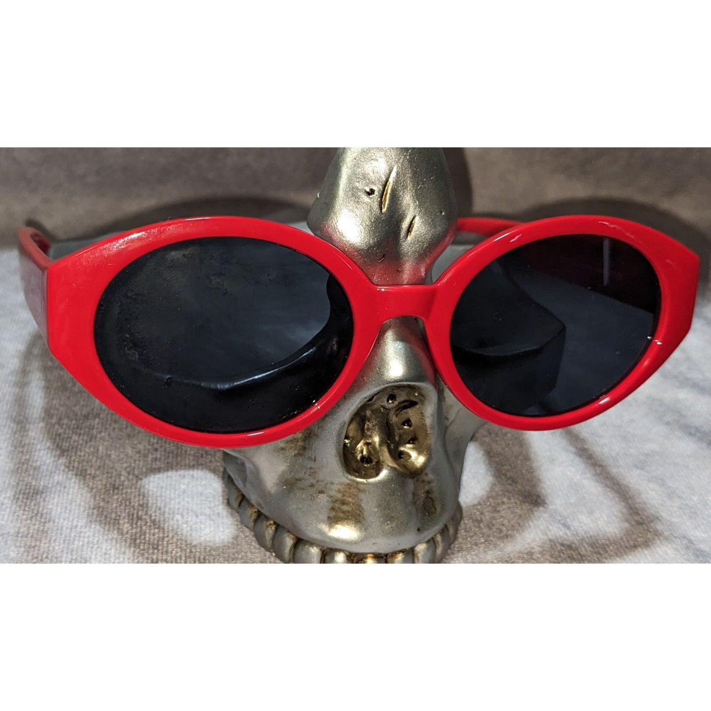 Retro Mod Red Oval Sunglasses Dark Lens Statement Frames Y2K 90s