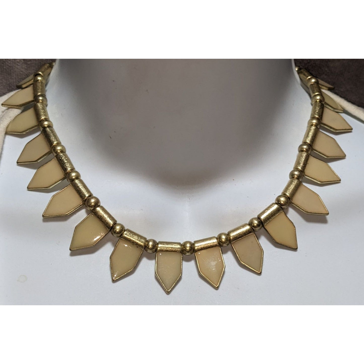 Vintage Tribal-Style Cream And Gold Neckalce