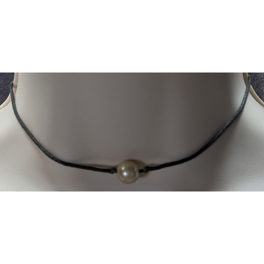 Vintage 90s Claire's Minimalist Faux Pearl Choker Necklace