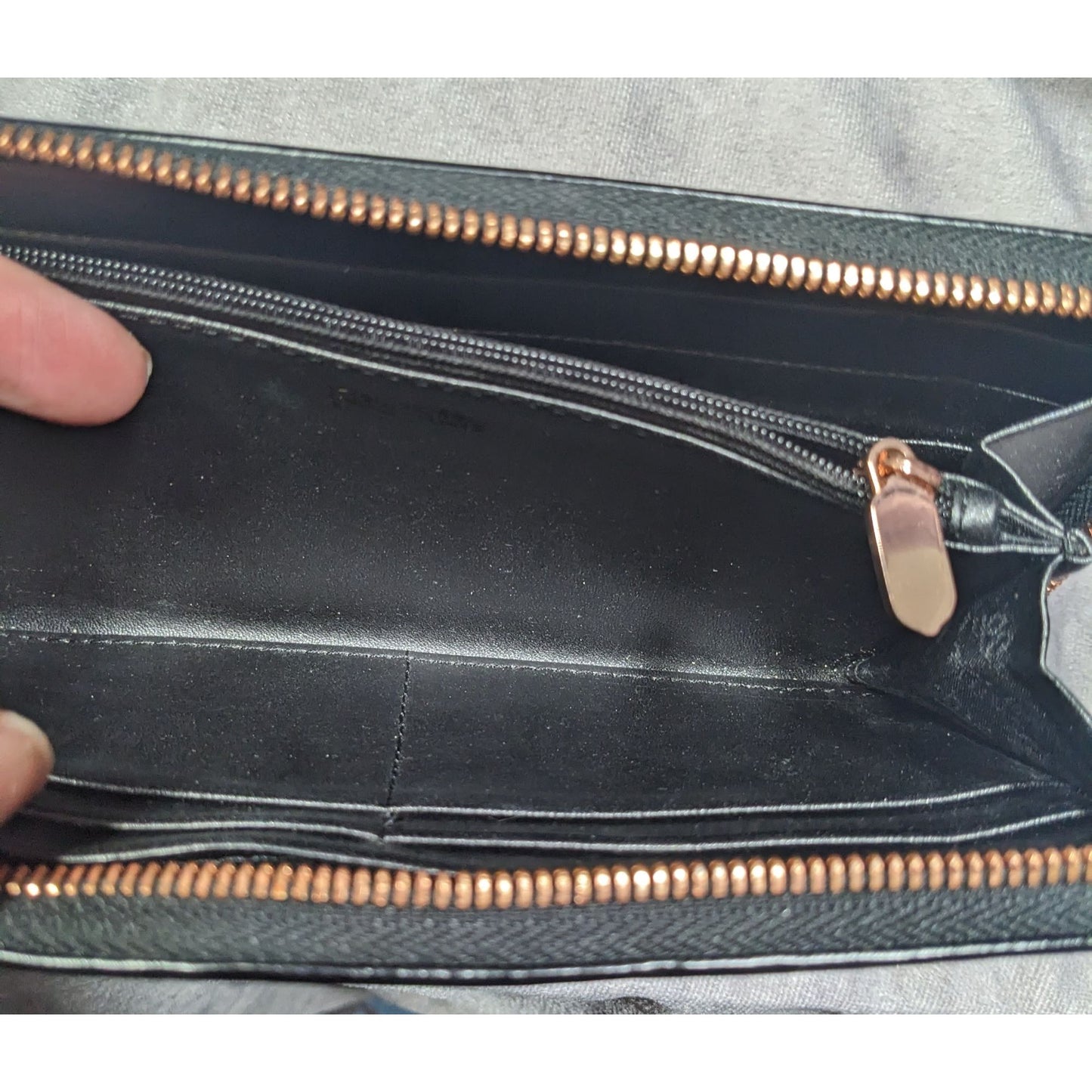Folli Follie Black Leather Zip Wallet With Rose Gold Tone Accents