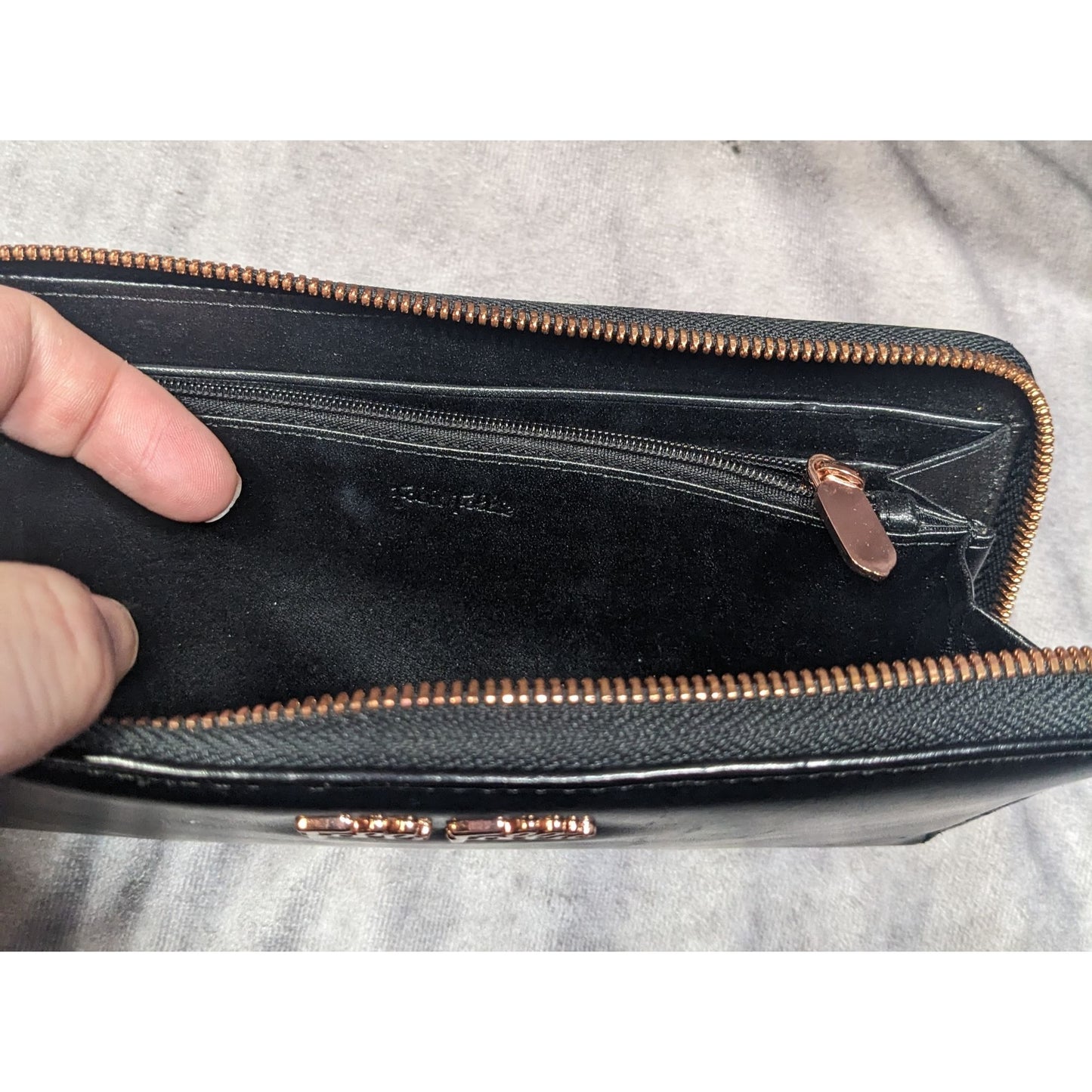 Folli Follie Black Leather Zip Wallet With Rose Gold Tone Accents