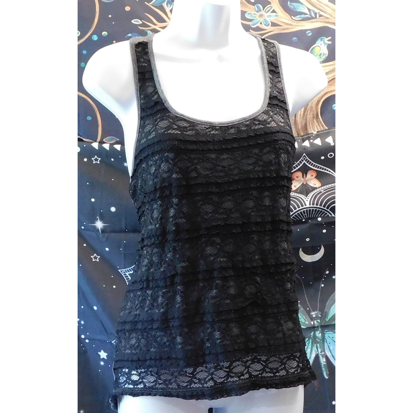 Eyeshadow Gothic Lace High-Low Striped Tank Top