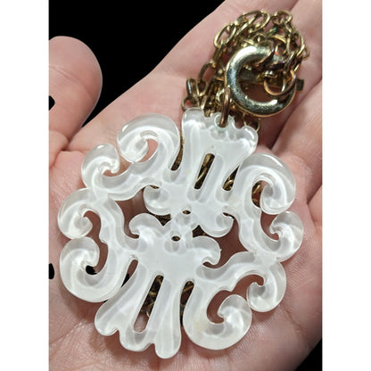 Zenzii White Vintage Style Pendant On Gold Tone Chain
