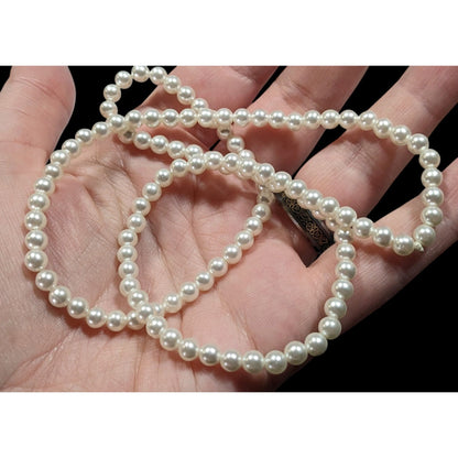 Casual Lightweight White Faux Pearl Necklace