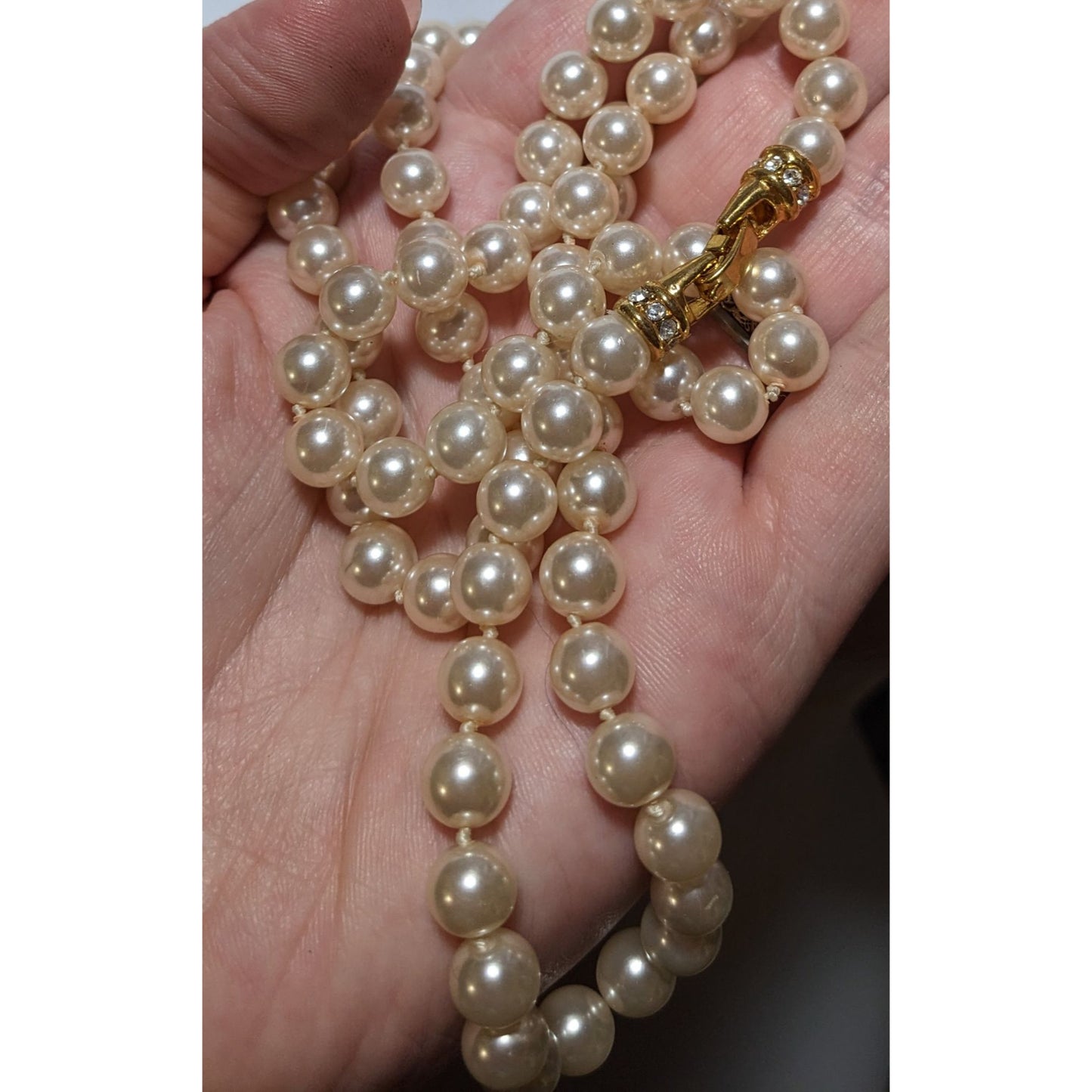 Elegant Midcentury Glass Pearl  Necklace