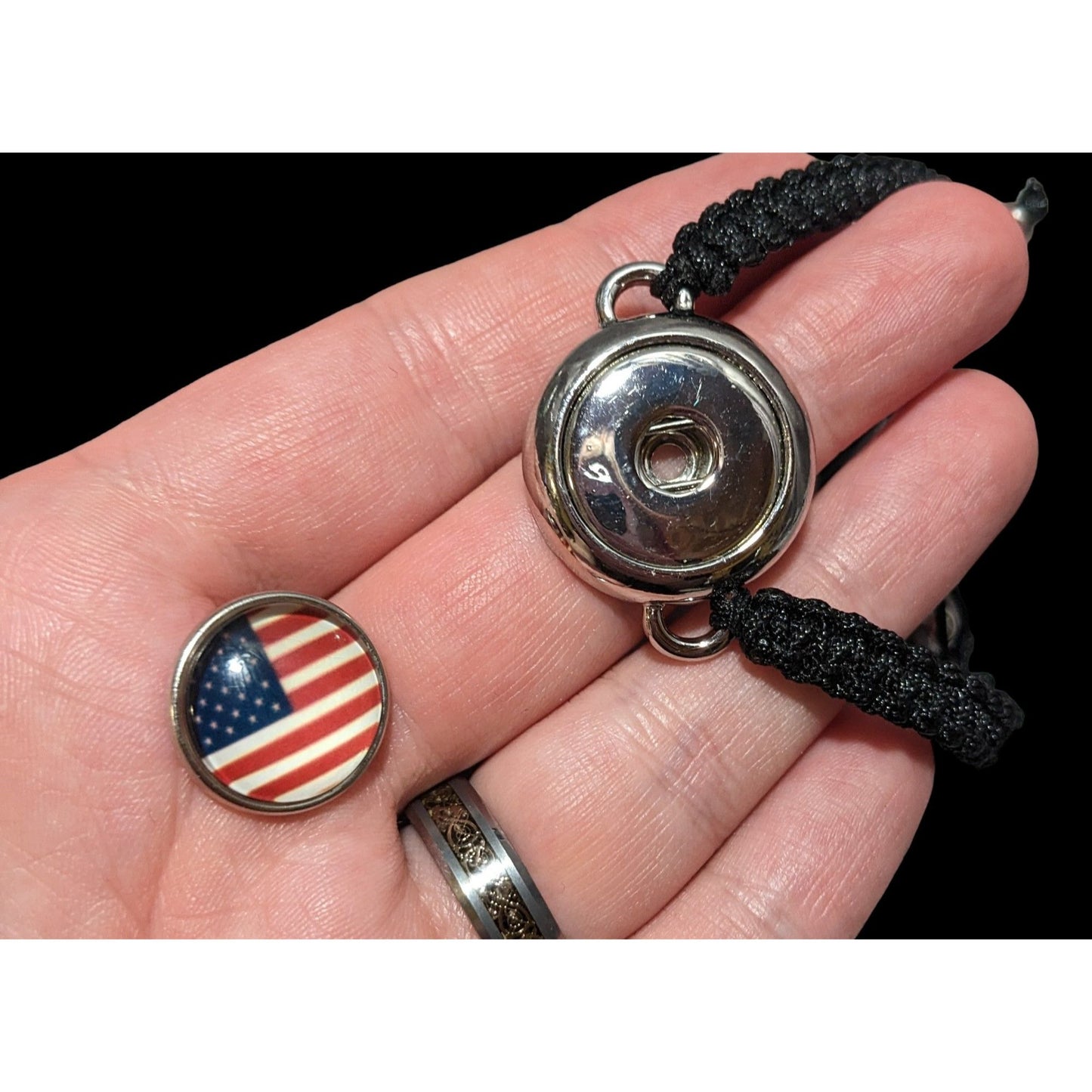 Patriotic Macrame US Flag Snap Charm Bracelet