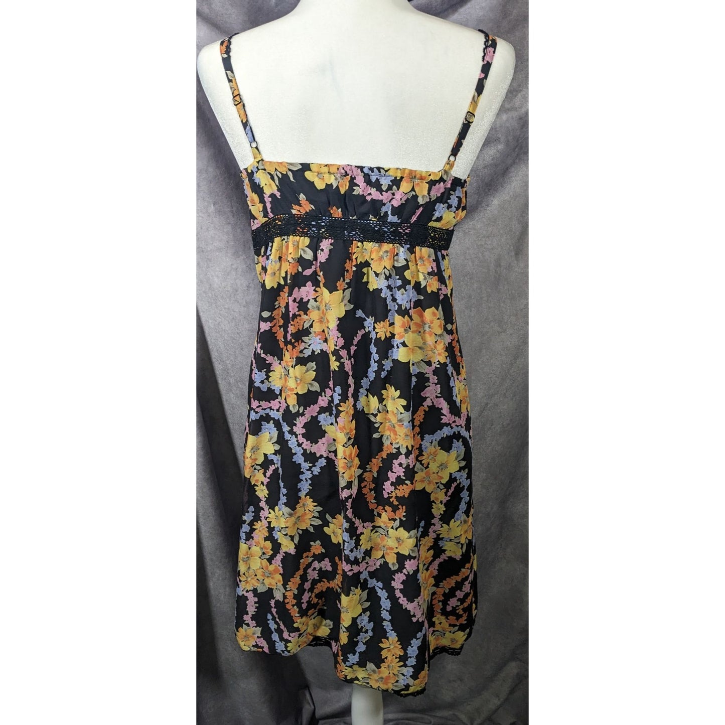 VIGNY Japanese Floral Summer Dress With Lace Accents Size 36 (Roughly 8-10 US)