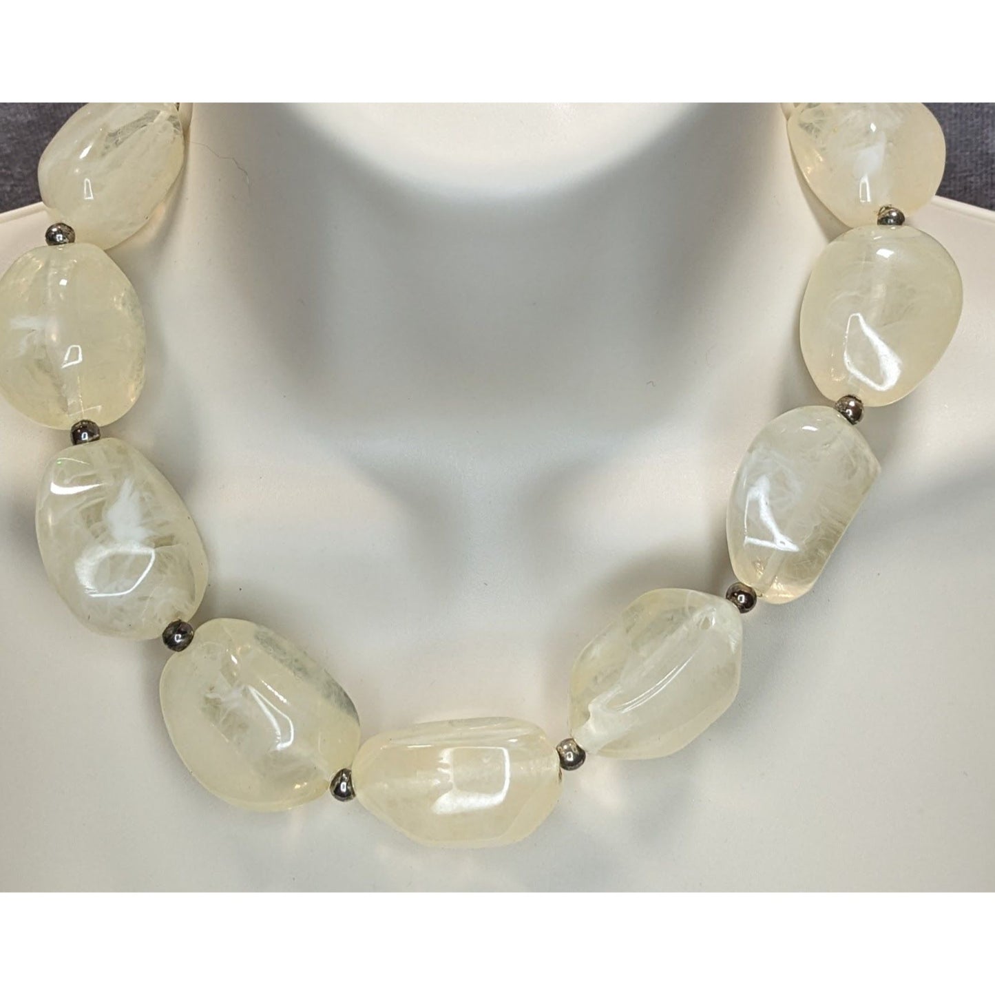 Robert Rose Chunky Lucite Necklace Vintage Collectible Cream Costume Jewelry