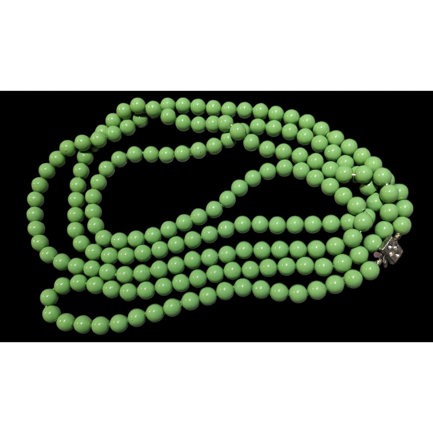 Vintage Pea Green Lightweight Beaded Opera Necklace