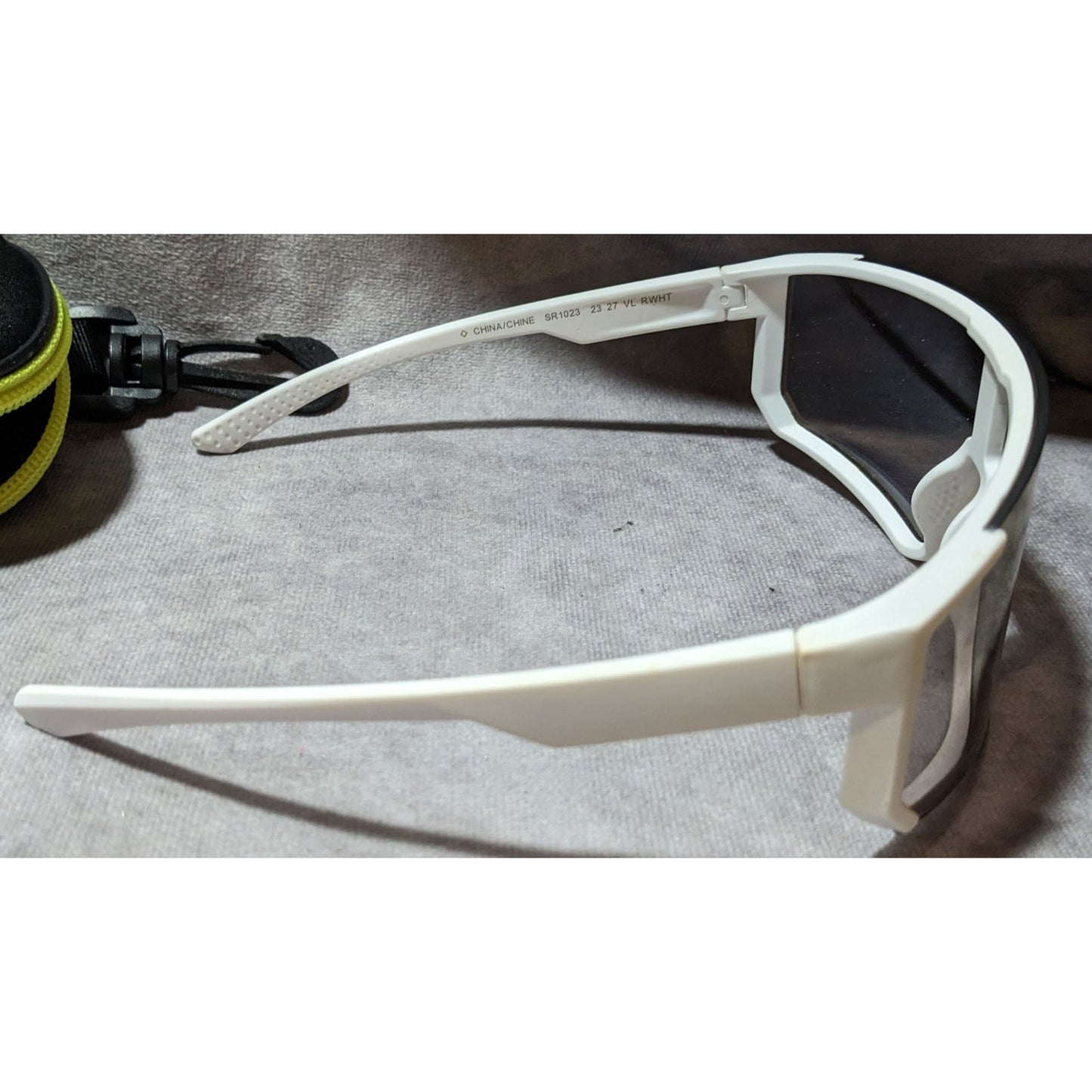 Foster Grant Sporty White Shield Glasses With Body Glove Case