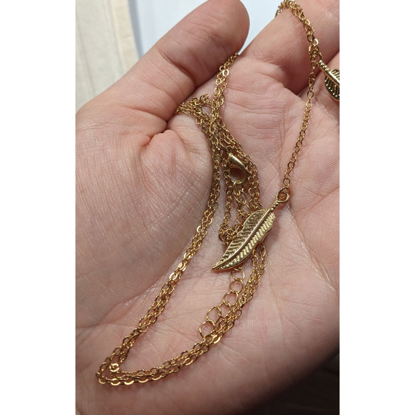 Nature Inspired Bohemian Feather Charm Gold Tone Lariat Necklace