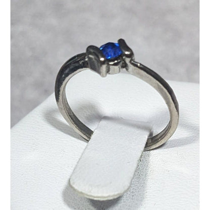 Minimalist Blue Gemmed Silver Tone Ring Size 5