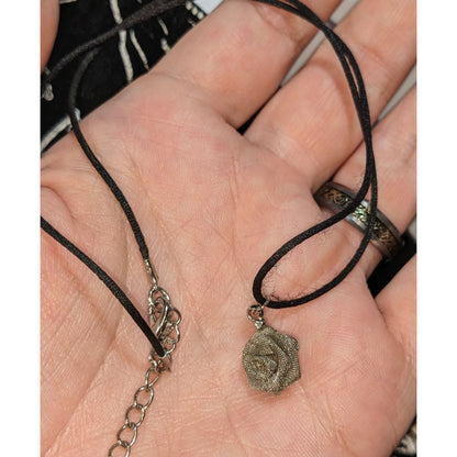 Dark Romantic Mesh Metal Silver Tone Rose Necklace 16 Inch Preowned