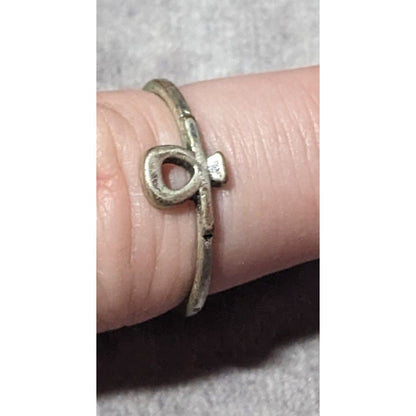 Minimalist Ankh Silver Tone Ring Size 6 3/4