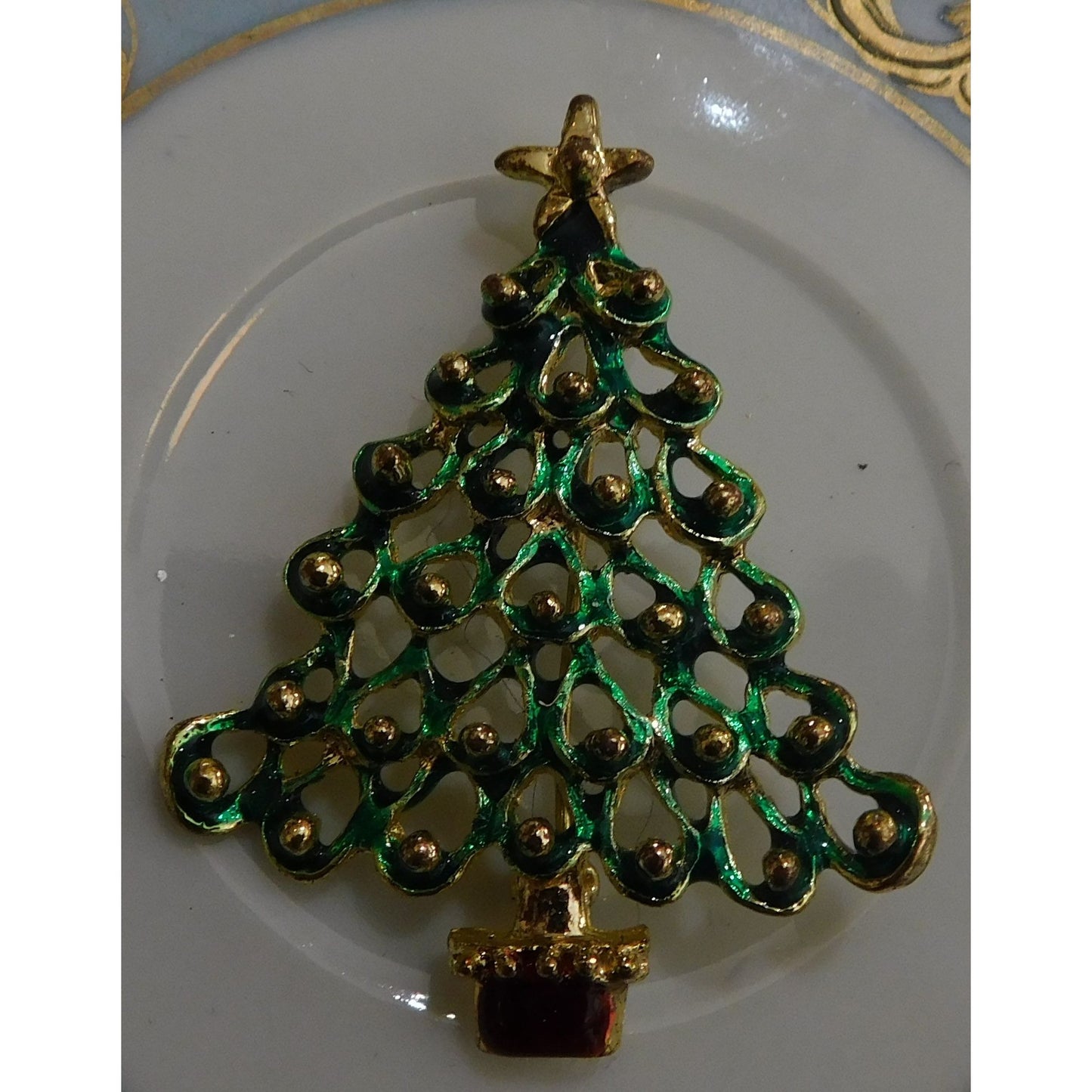 Vintage Green And Gold Tone Christmas Tree Brooch
