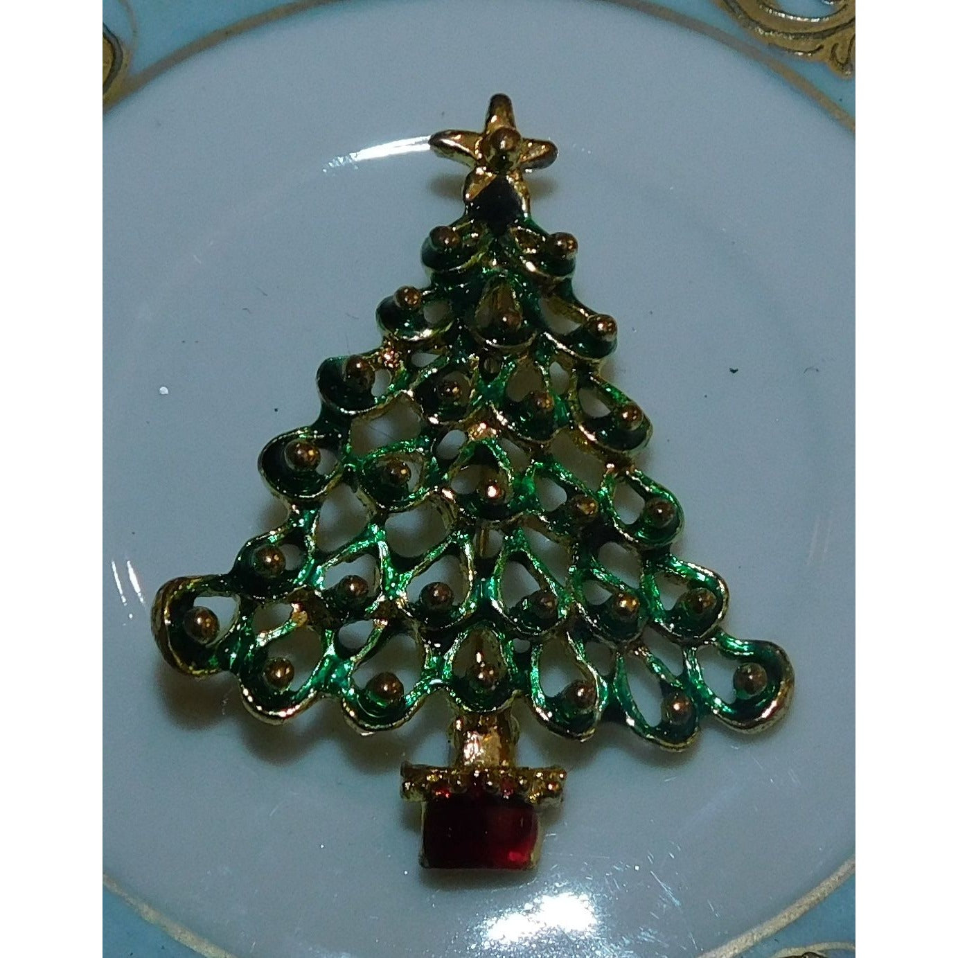 Vintage Green And Gold Tone Christmas Tree Brooch