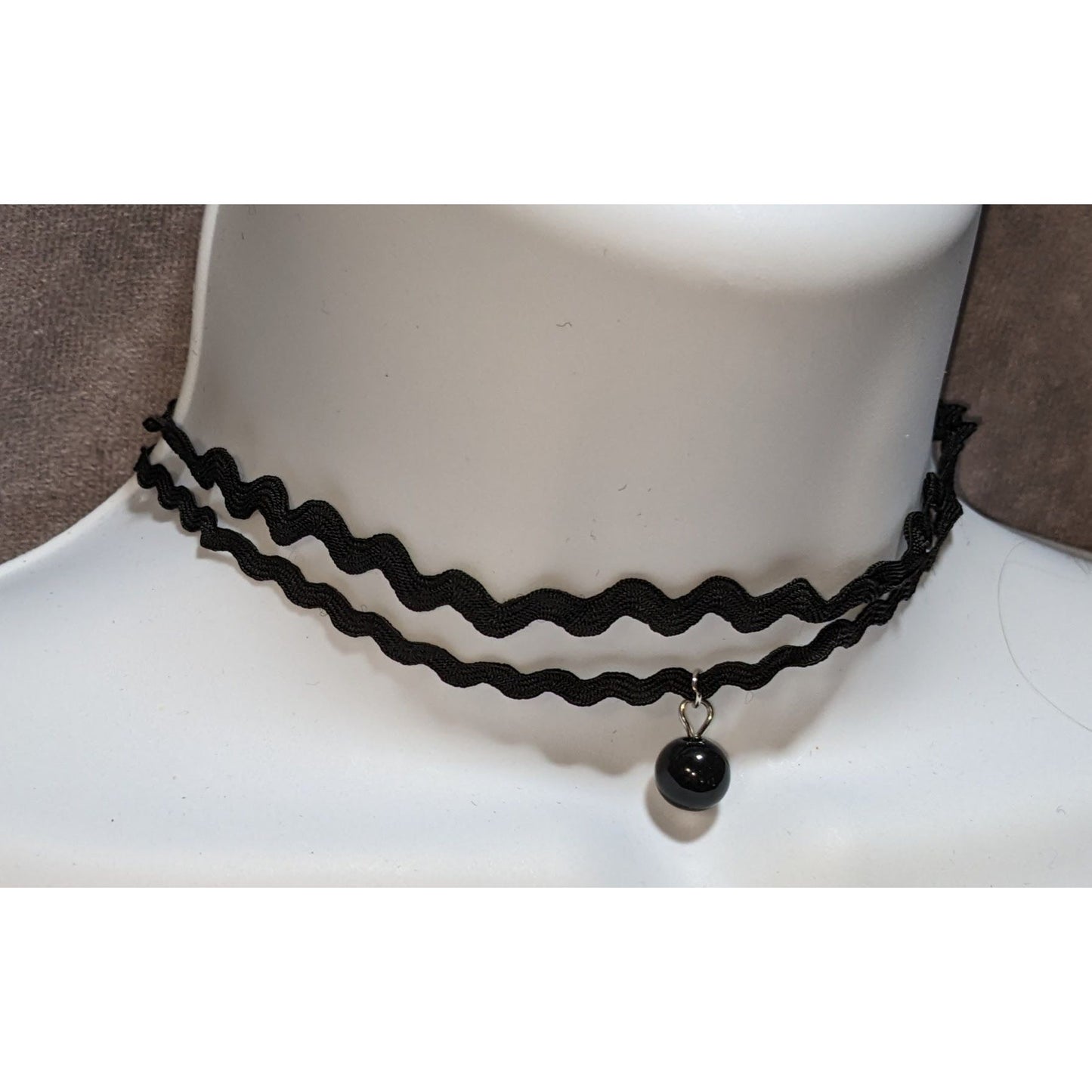 Double Layer Zigzag Ribbon Choker Necklace