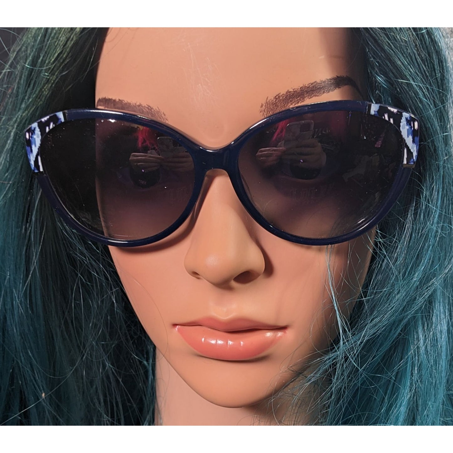 Vera Bradley Marjorie Ikat Island Blue And White Cateye Sunglasses