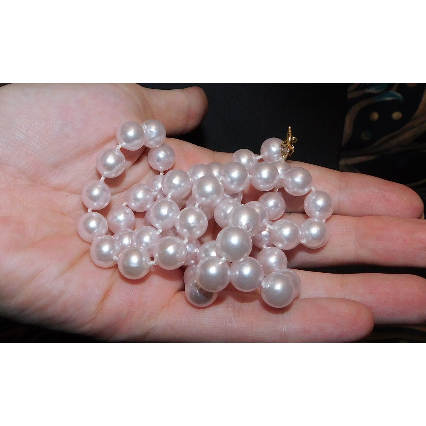 Simple White Lightweight Faux Pearl Necklace