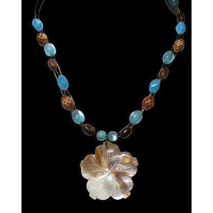 Vintage Mother Of Pearl Flower Beaded Necklace