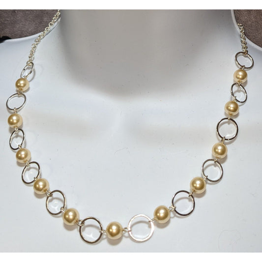 Vintage Avon Faux Pearl & Silver Tone Necklace With Circular Links