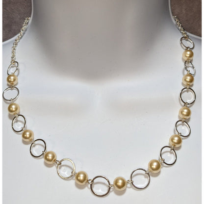 Vintage Avon Faux Pearl & Silver Tone Necklace With Circular Links