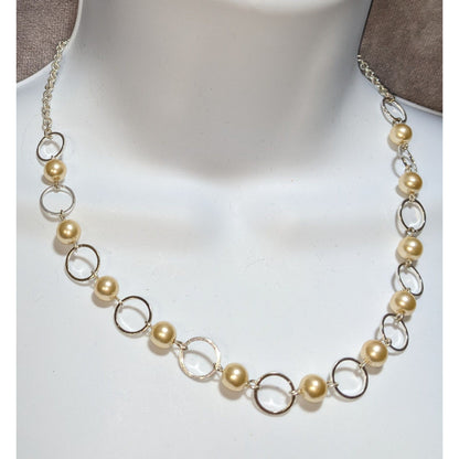 Vintage Avon Faux Pearl & Silver Tone Necklace With Circular Links