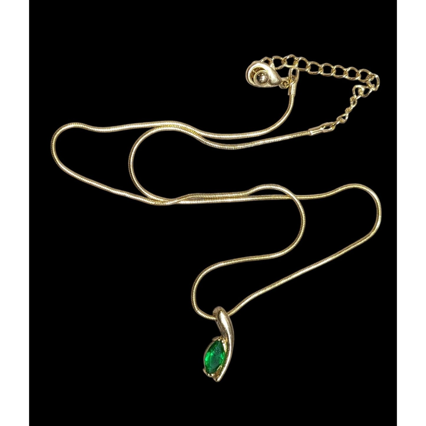 Vintage Elegant Green Gemmed Gold Tone Pendant Necklace