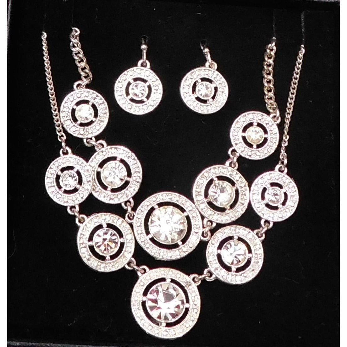 Vintage Avon Silver Tone Gemmed Gift Set (Necklace, Bracelet, Earrings)