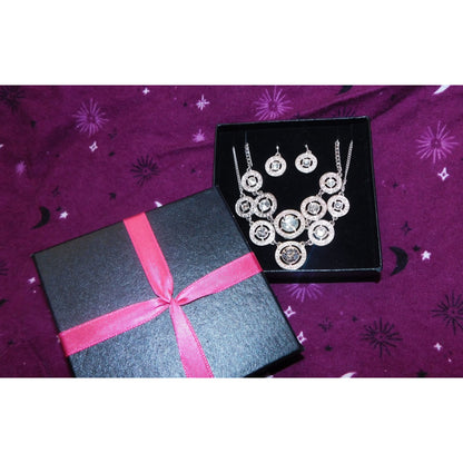 Vintage Avon Silver Tone Gemmed Gift Set (Necklace, Bracelet, Earrings)