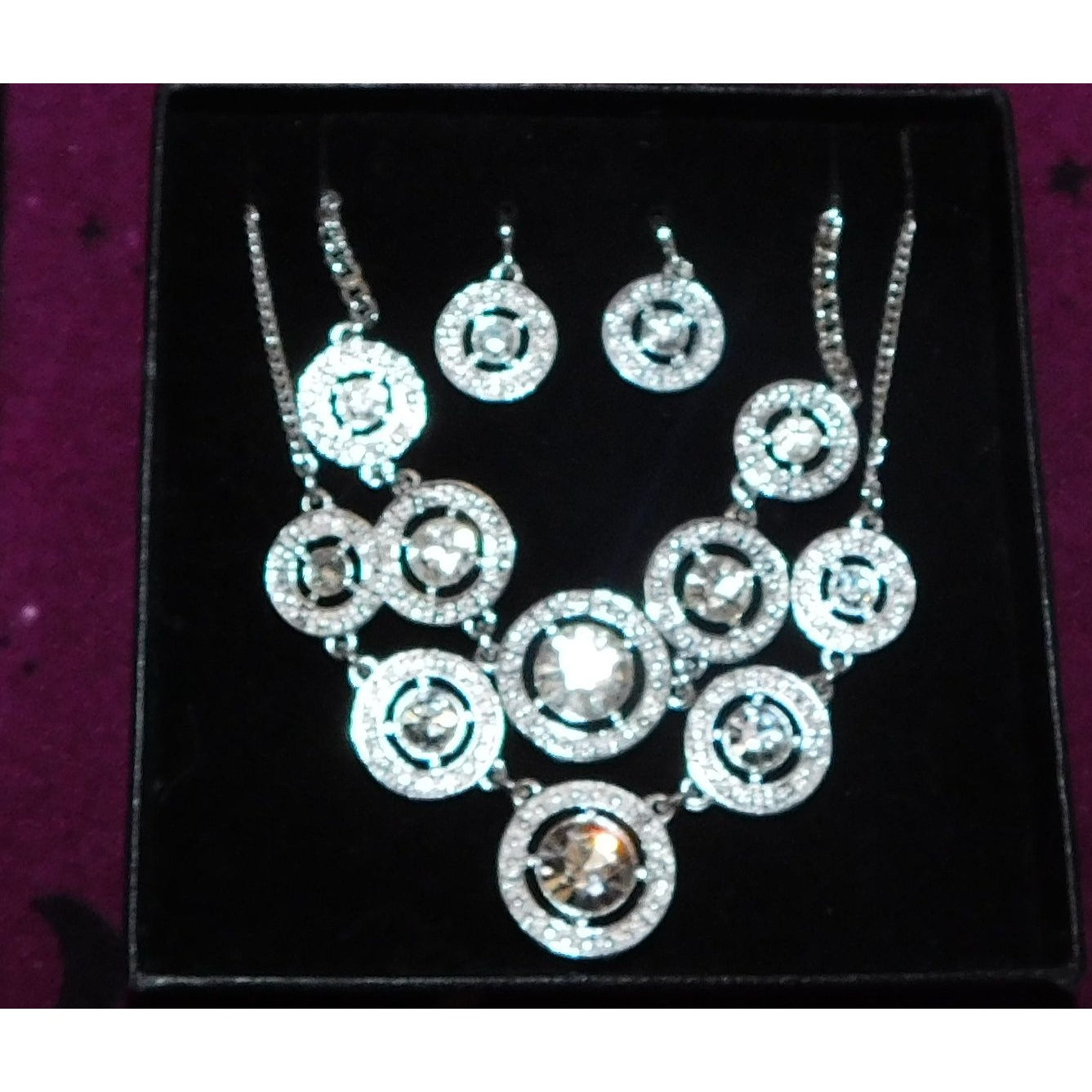 Vintage Avon Silver Tone Gemmed Gift Set (Necklace, Bracelet, Earrings)